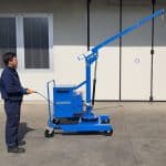 Electric or semi-automatic mini cranes with capacity up to 400 kg.